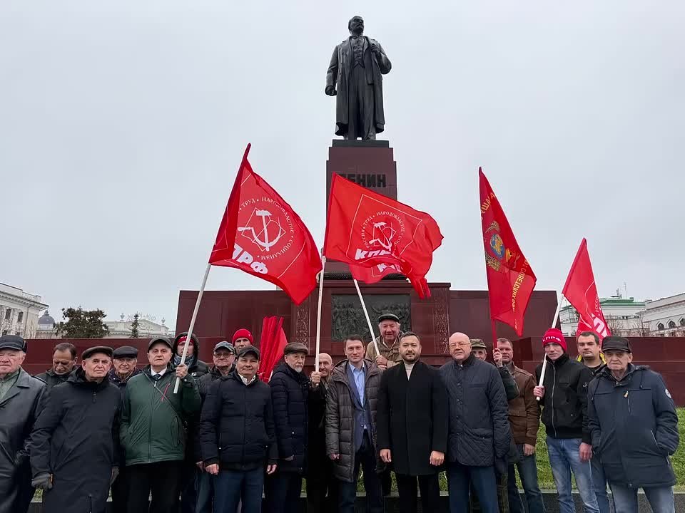 7 ноября — День Великой Октябрьской социалистической революции.