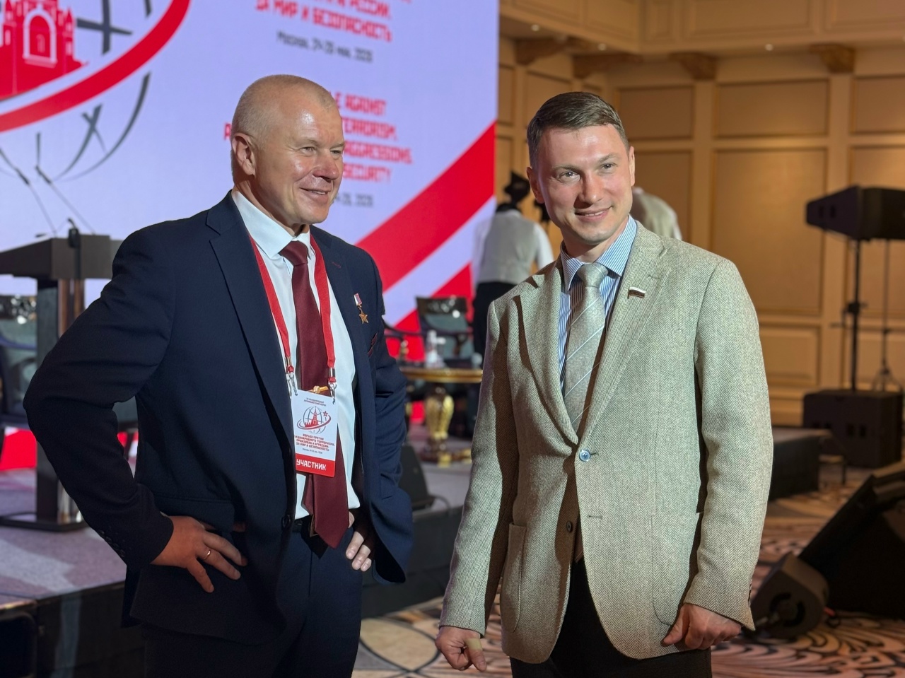 Принял участие в открытии и пленарном заседании III Международного антифашистского форума «Борьба против международного терроризма, произвола и агрессии. За мир и безопасность», который проходит в Москве по инициативе КПРФ.