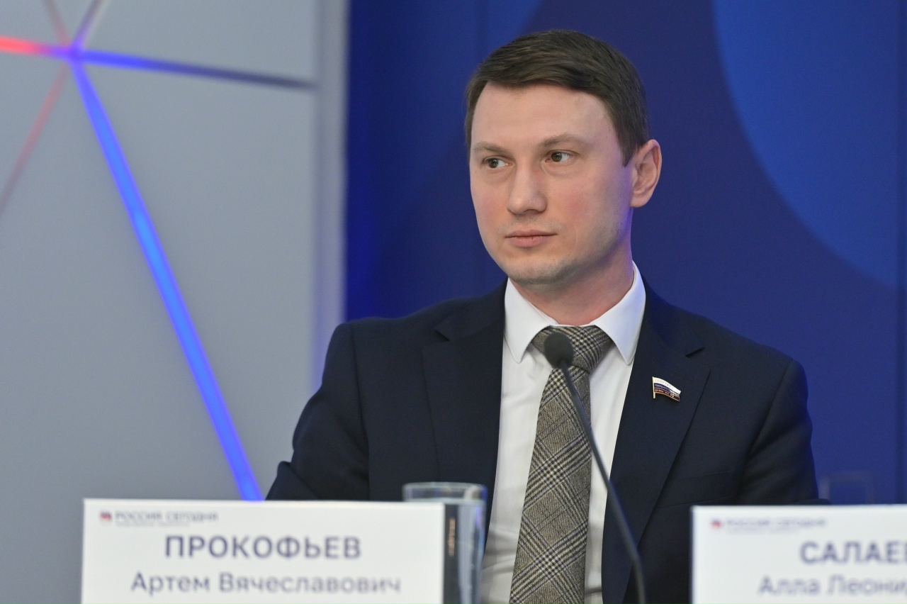 Принял участие в пресс-конференции Комитета Государственной Думы по туризму на площадке Международного мультимедийного пресс-центра медиагруппы «Россия сегодня», посвященной подведению итогов осенней сессии 2025 года.