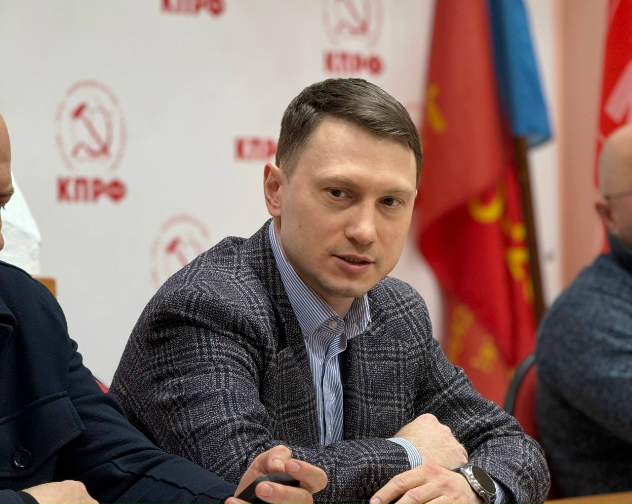 Принял участие в совещании Татарстанского регионального отделения КПРФ, где подвели итоги участия нашей делегации в Межрегиональном форуме «КПРФ — за дружбу народов», прошедшем 27–28 февраля в Ижевске.